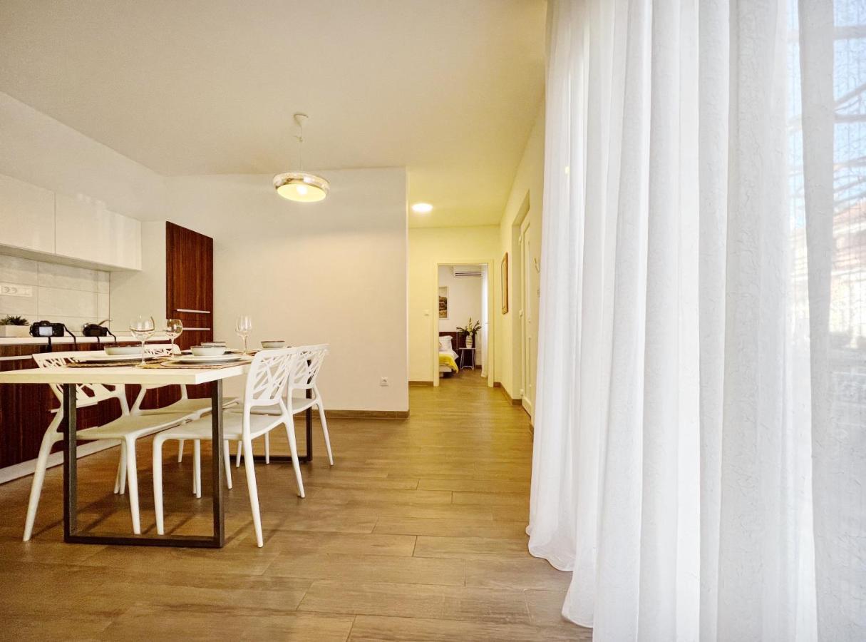 Novigrad Istria Apartments Teodora Maria מראה חיצוני תמונה