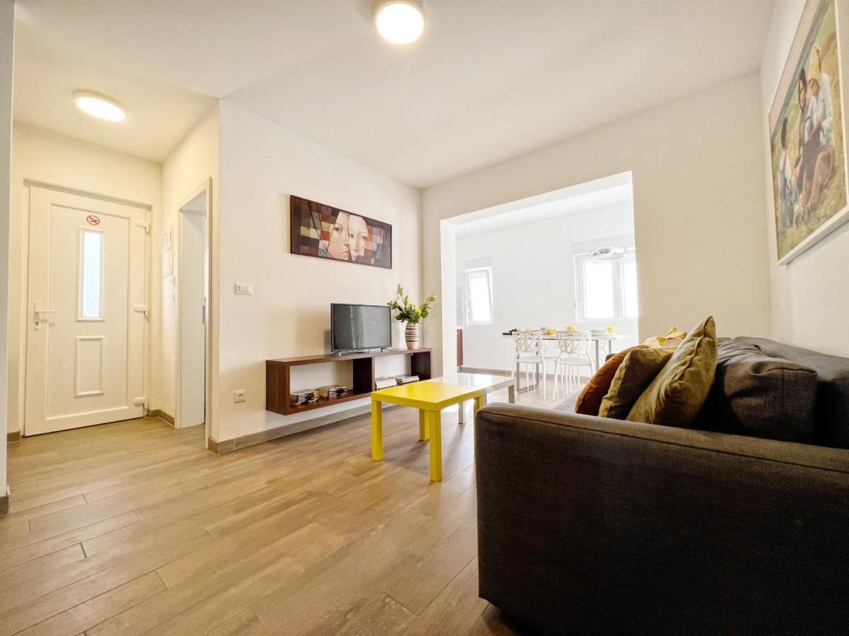 Novigrad Istria Apartments Teodora Maria מראה חיצוני תמונה