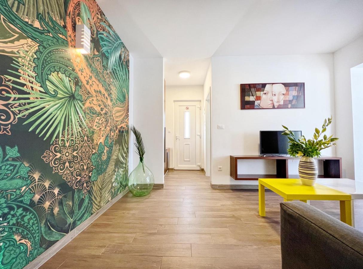 Novigrad Istria Apartments Teodora Maria מראה חיצוני תמונה